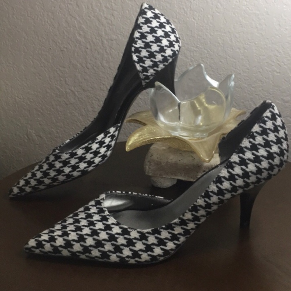 Anne Klein Houndstooth Pump
